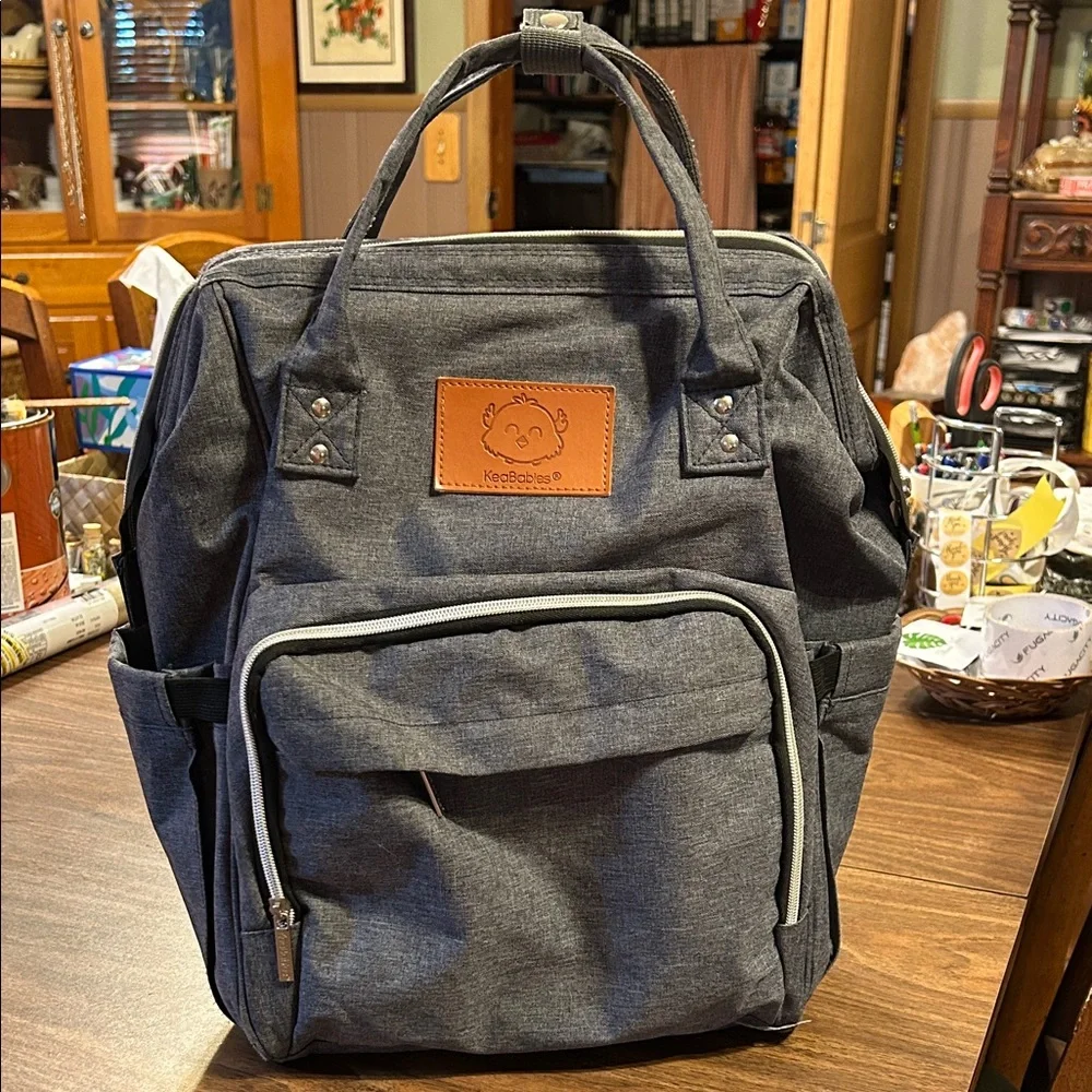 Keababies gray backpack